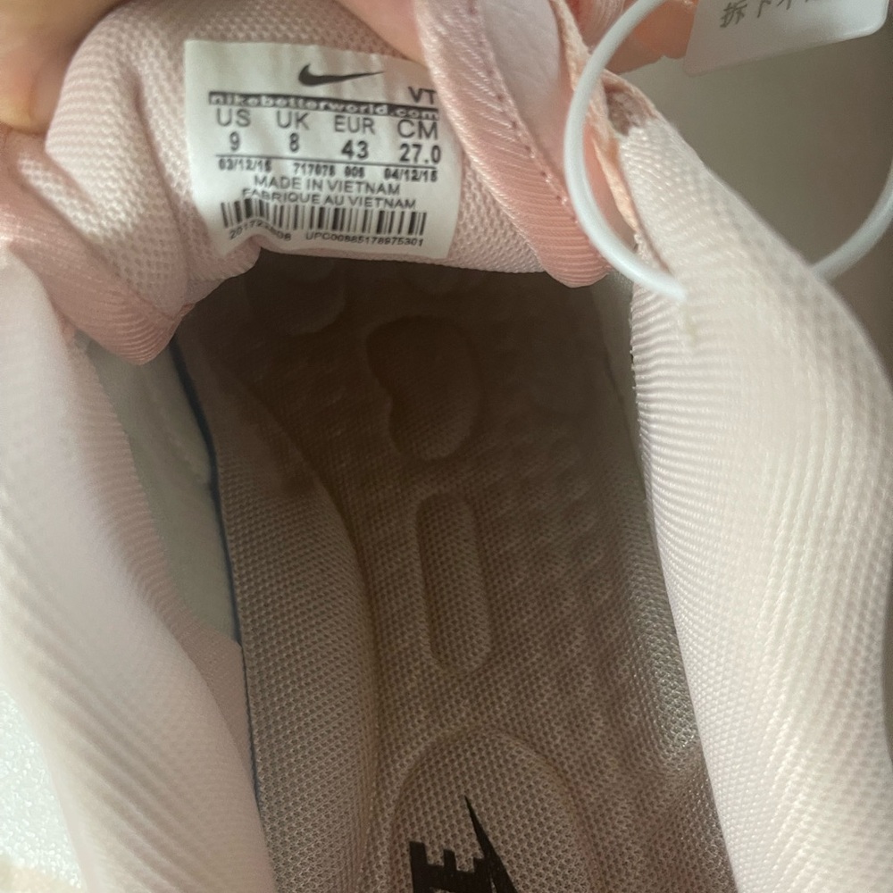 Nike Pink and Black Sneakers 1.1 - Picture 2 of 7